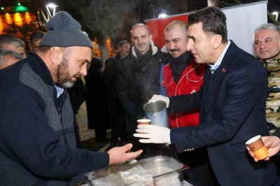 Şeyh Edebali Türbesi’nde vatandaşlara salep ikramı